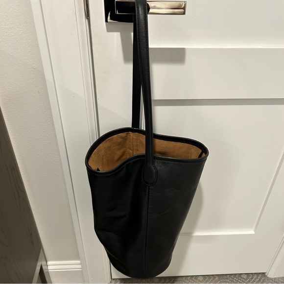 J.crew Berkeley bucket bag in leather - Picture 1 of 4